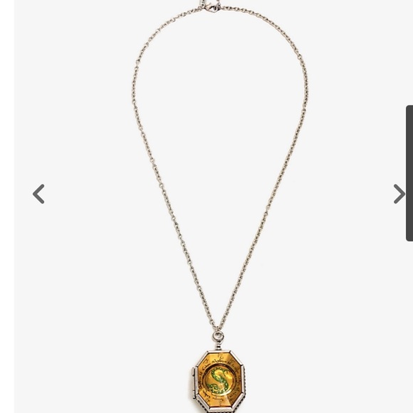 🐍Harry Potter Horcrux Slytherin Locket Necklace🐍 - Picture 4 of 8